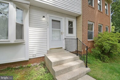 11621 Summer Oak Dr, Germantown, MD 20874 - photo 2