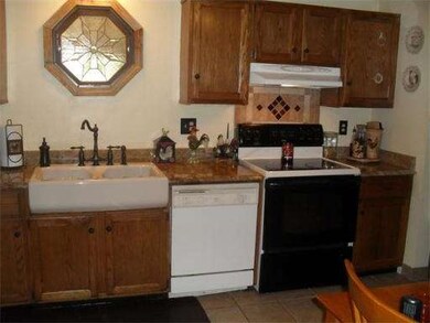 44 Border Rd, Holbrook, MA 02343 - photo 2