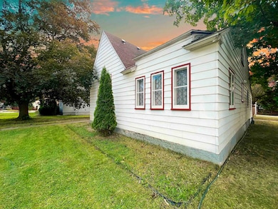 405 W Main Ave, Chewelah, WA 99109 - photo 2