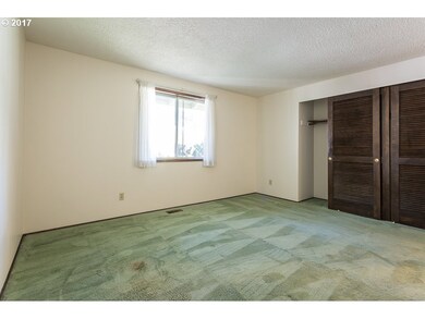 Bedroom, Primary