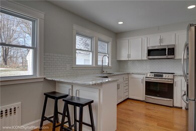 429 Forest Ave, Middletown, RI 02842 - photo 4