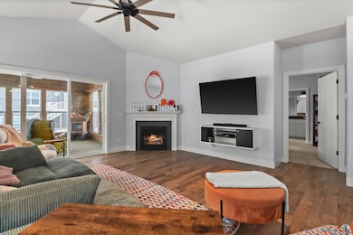 4542 Springs Ct, Deforest, WI 53532 - photo 5