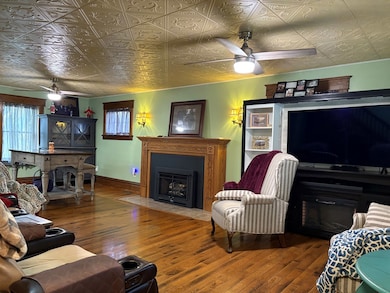 1117 Otter St, Franklin, PA 16323 - photo 7