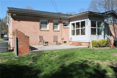 Great patio for relaxation and entertaining!