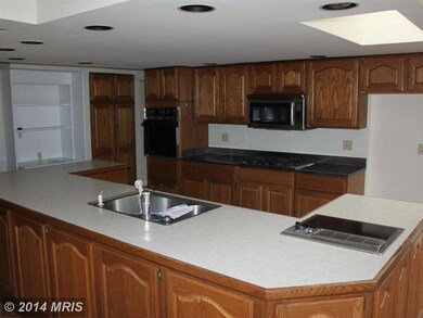 4525 Valley Forge Dr, Rockville, MD 20853 - photo 6