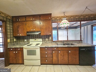 96 Glencrest Dr, Toccoa, GA 30577 - photo 5