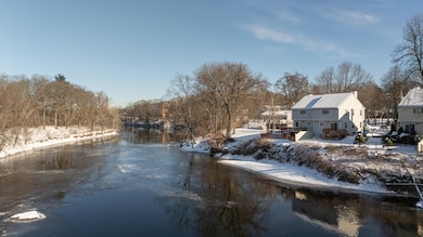 80 Emerald St, Manchester, NH 03103 - photo 3