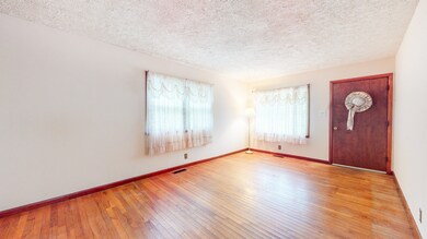 332 N 7th Ave, Beech Grove, IN 46107 - photo 7