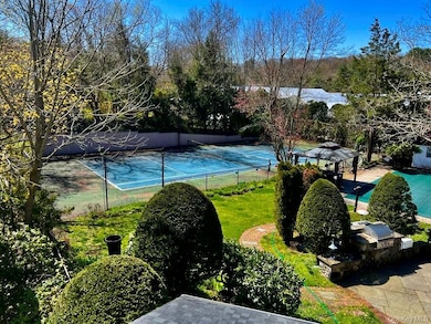 23 Pettit Dr, Dix Hills, NY 11746 - photo 7