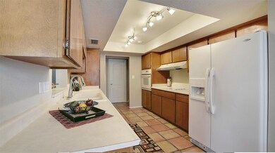 5 Kitchen 1 (2)