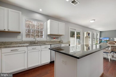 1518 Mckinan Ct, Severn, MD 21144 - photo 7