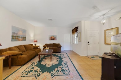 2827 Oakwater Dr unit 171, Kissimmee, FL 34747 - photo 5