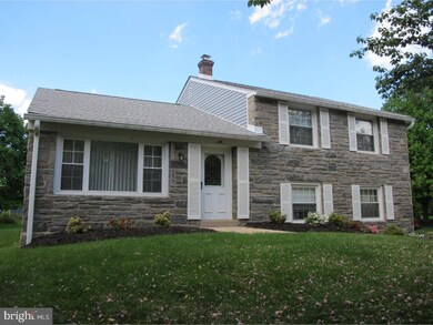 109 Cameron Dr, Wallingford, PA 19086 - photo 2