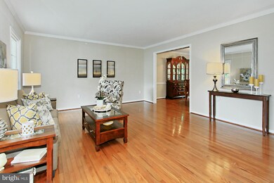 4304 Poplar Branch Dr, Chantilly, VA 20151 - photo 4