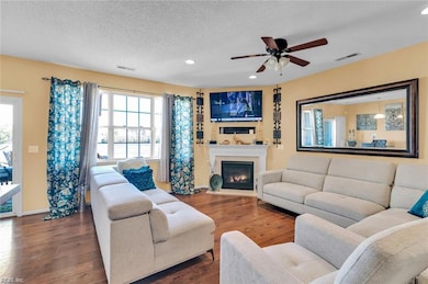 423 Reflection Ln, Hampton, VA 23666 - photo 5