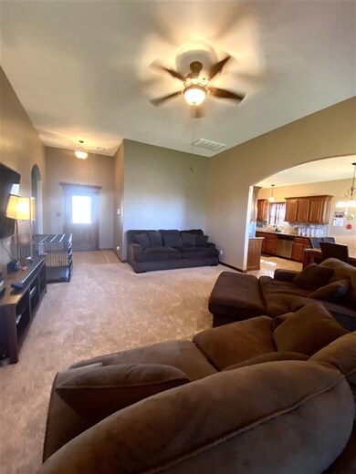 320 N Mountain Meadow Dr, Cache, OK 73527 - photo 6