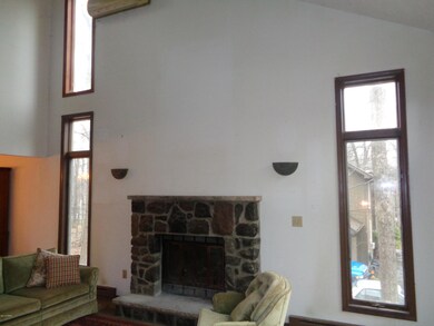 3220 Greenbriar Dr, East Stroudsburg, PA 18301 - photo 3