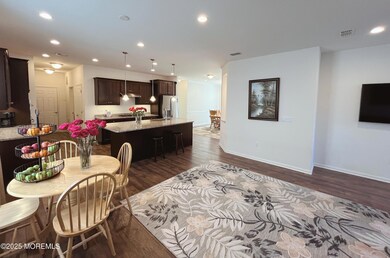 20 Breakfast Area