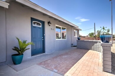 917 S Craver Pl-4