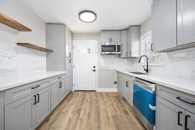 4335 Oxford St, Houston, TX 77022 - photo 7