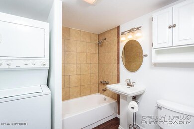 lower unit bath & W/D