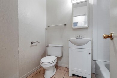 830 W Texas St unit B, Denison, TX 75020 - photo 5