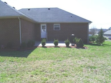 100 Brooklyn Cir, Shelbyville, TN 37160 - photo 3