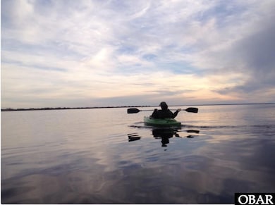 Kayaking on Stumpy Point Bay
