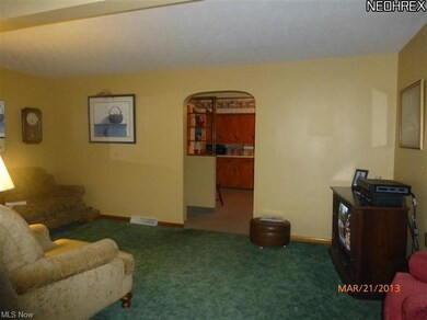 Living room entrance to kitchen.