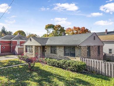 315 N Simon St, Cadillac, MI 49601 - photo 2