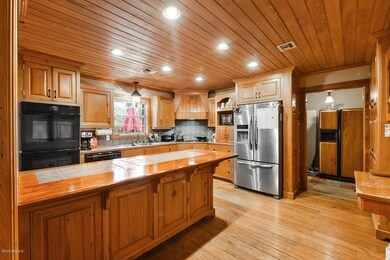 142.normandy.kitchen