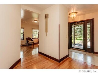 Foyer Stunning Italian marble flooring greets you 