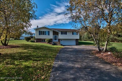 10 Debbie Dr, Dunmore, PA 18512 - photo 2
