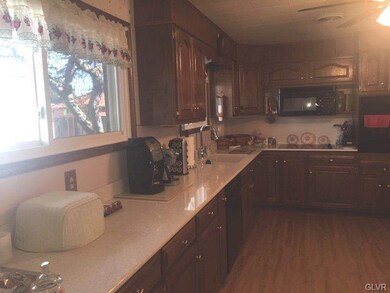 3119 S 6th Ave, Whitehall, PA 18052 - photo 7