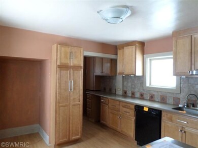 110 Locust St E, Three Oaks, MI 49128 - photo 7