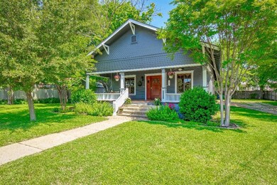 Lease this lovely updated 3 BR, 2.5 bath home and 