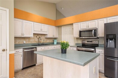 Large Eat in Kitchen with Island