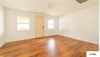 703 Clinton St, Lincoln, IL 62656 - photo 6