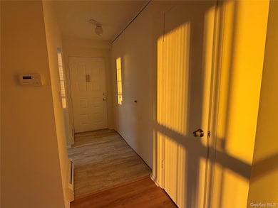 Copper Beech unit 1-25, White Plains, NY 10601 - photo 2