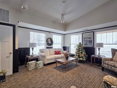 2592 Middle Rd, Bettendorf, IA 52722 - photo 5