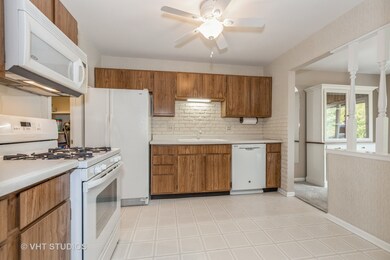 2136 Berkley Ct unit 201B, Naperville, IL 60565 - photo 5