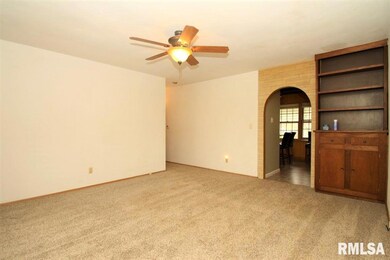 3710 N Pine St, Davenport, IA 52806 - photo 6