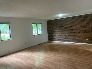 419 New Kent Rd, Blacksburg, VA 24060 - photo 4