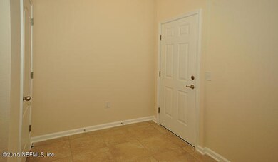104Paloma_Foyer