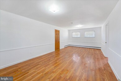 8 Woodbury Ct, Wilmington, DE 19805 - photo 5