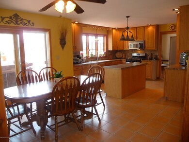 202 Huntington Dr, Scranton, PA 18519 - photo 3