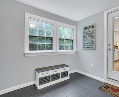 91 Robinson Rd, Bow, NH 03304 - photo 4