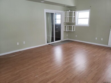 21 Weathercrest Dr, Schenectady, NY 12302 - photo 6