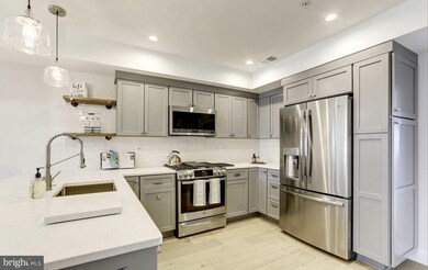 425 Newton Place NW unit B, Washington, DC 20010 - photo 4