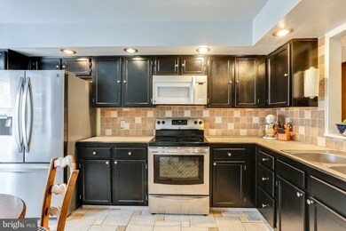 9337 Kendal Cir, Laurel, MD 20723 - photo 4